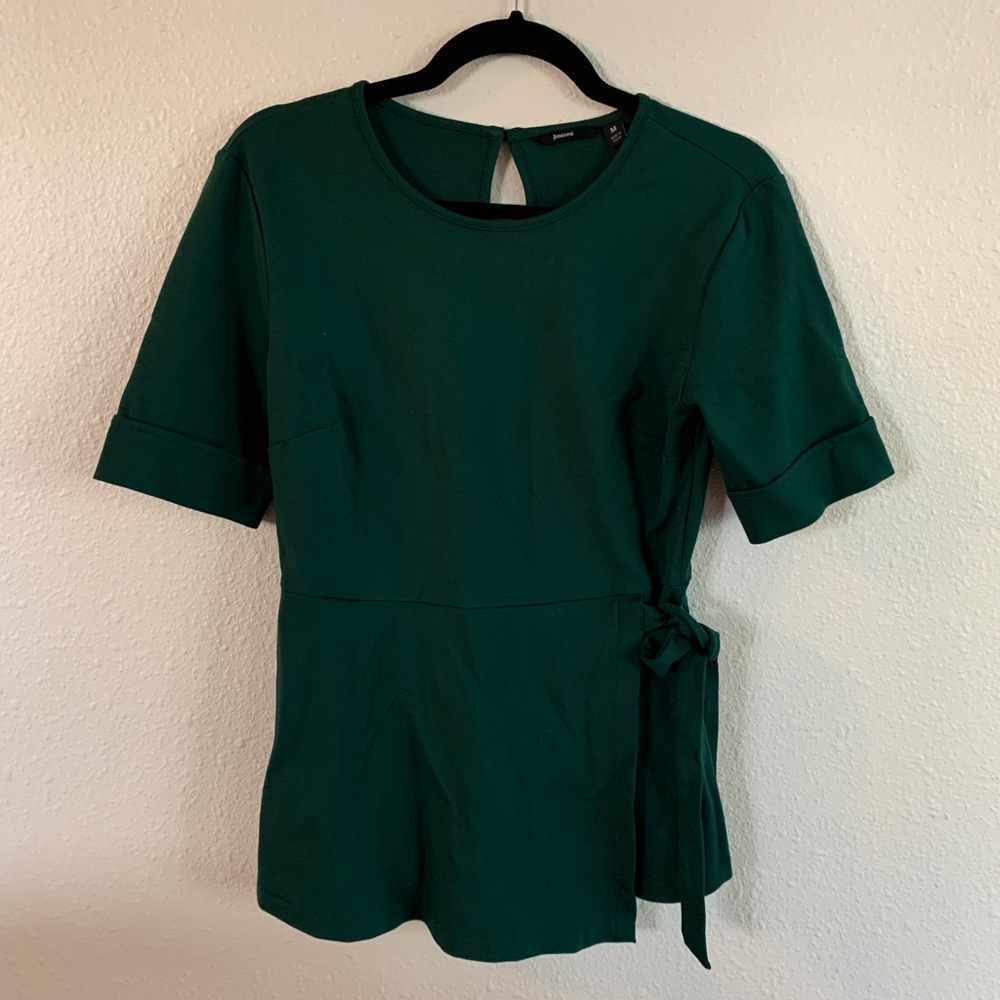 BETABRAND // Green Tie Front Top